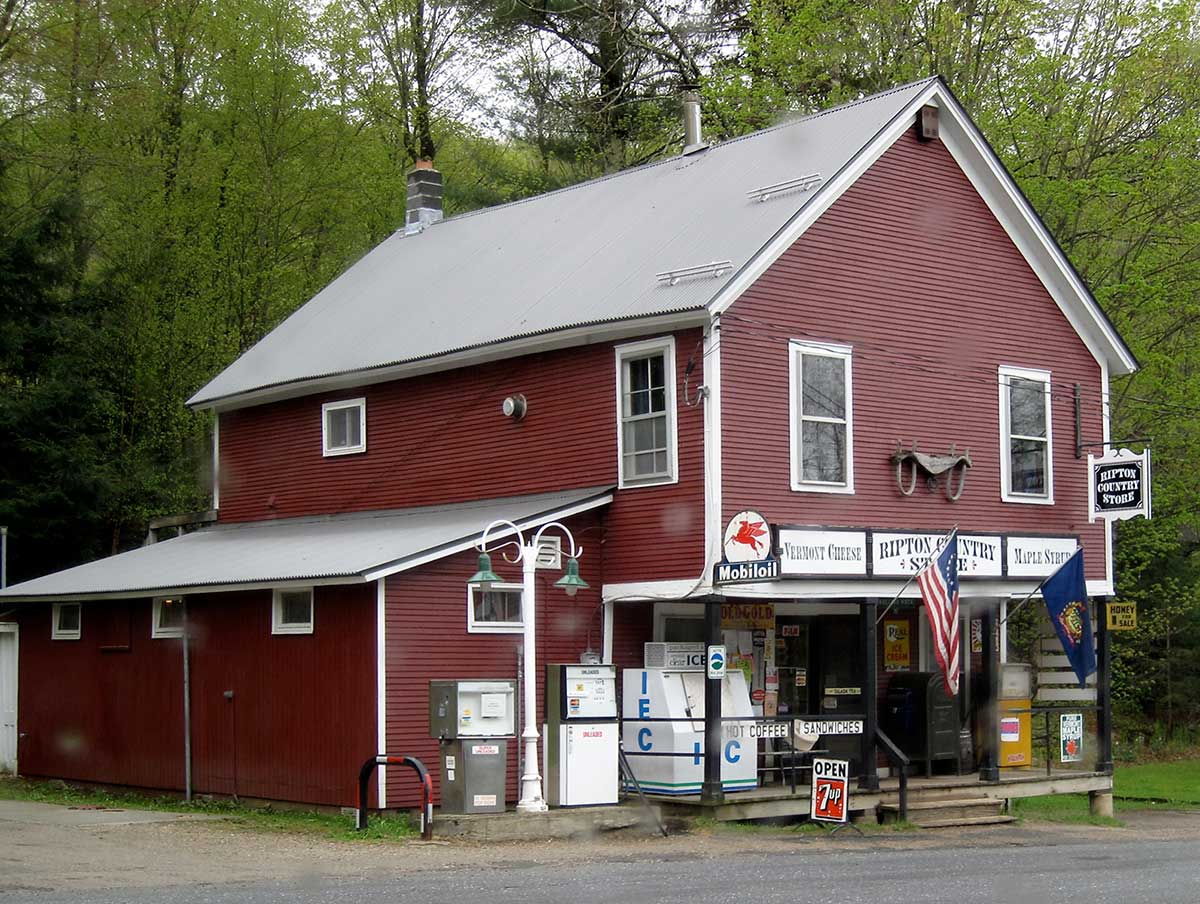 A photo of the front of the Ripton Country Store in Vermont